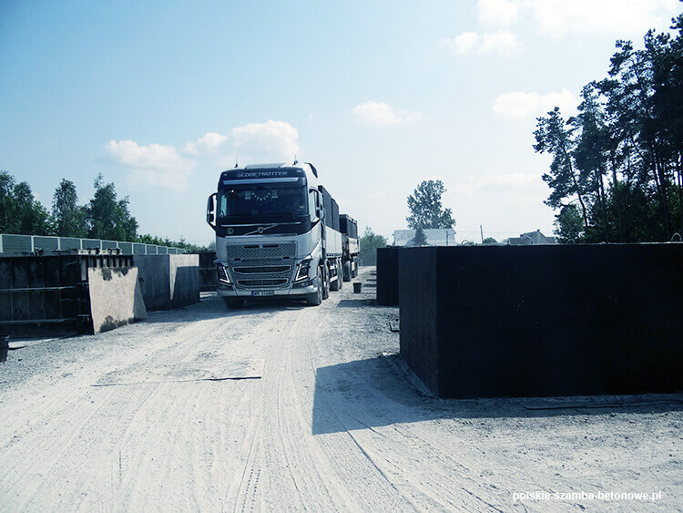 Transport szamb betonowych  w Radomiu